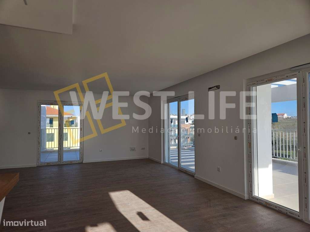 Penthouse T3 com 3 suítes e terraço com magnifica VISTA MAR - Ericeira-14