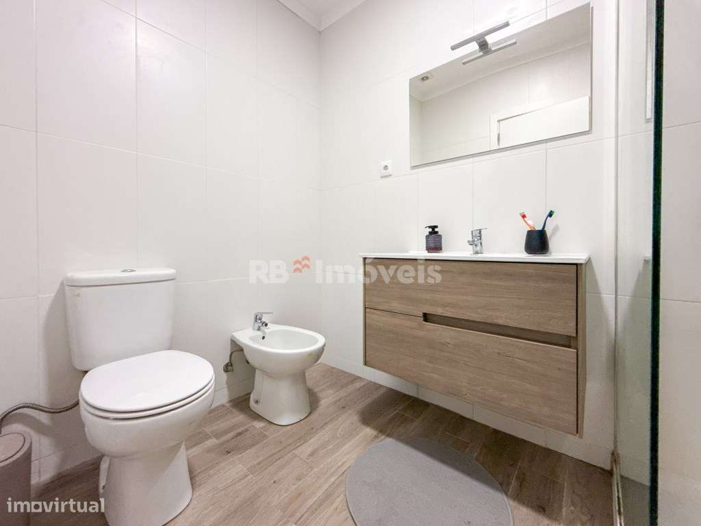 Apartamento T3 Remodelado c/ Varandas - Junto à Estação de Comboios...-28