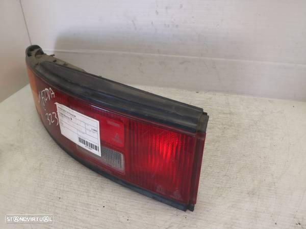 Farolim Stop Esq Mazda 323 F (5 Portas) - 3