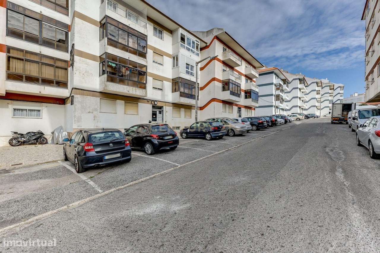 Apartamento T3 Renovado com espaço exterior.-25