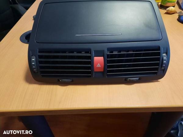 grila ventilație centrala cu buzunar skoda octavia 2  perfect funcționala original poze reale - 2