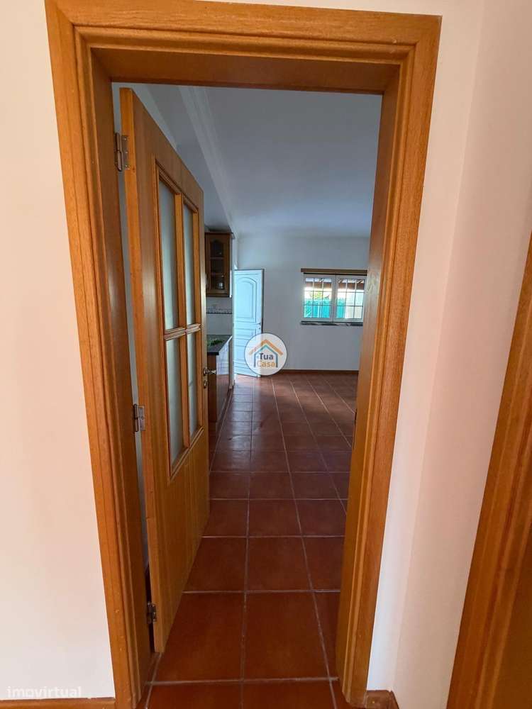 Moradia T4 no centro de Cantanhede com dois pisos e terraço.-18