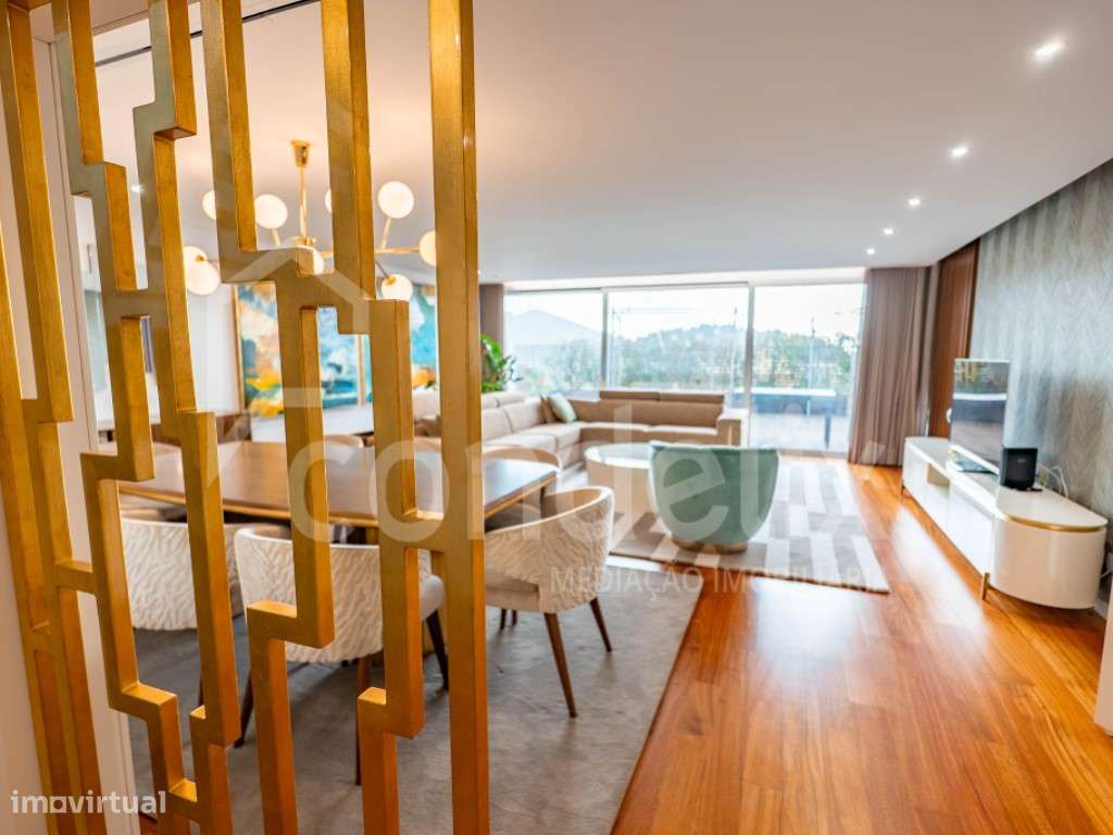 Moradia T3 com terraço, piscina e decoração de autor, Madalena-19