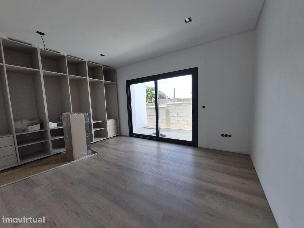 Moradia T3, térrea, geminada com garagem e jardim. Fração "A"-14