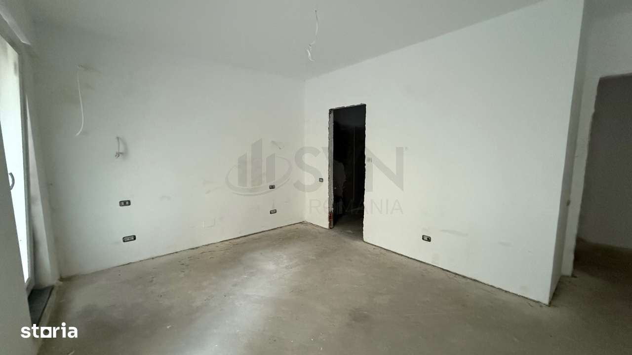 Apartament 4 Camere de Vanzare - Imagine principală: 2/15