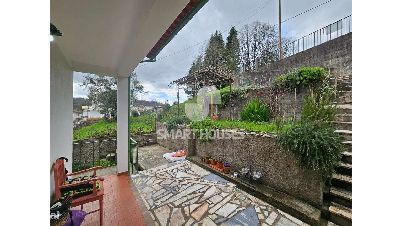 Moradia T3+1 em Avô c/ terreno-29