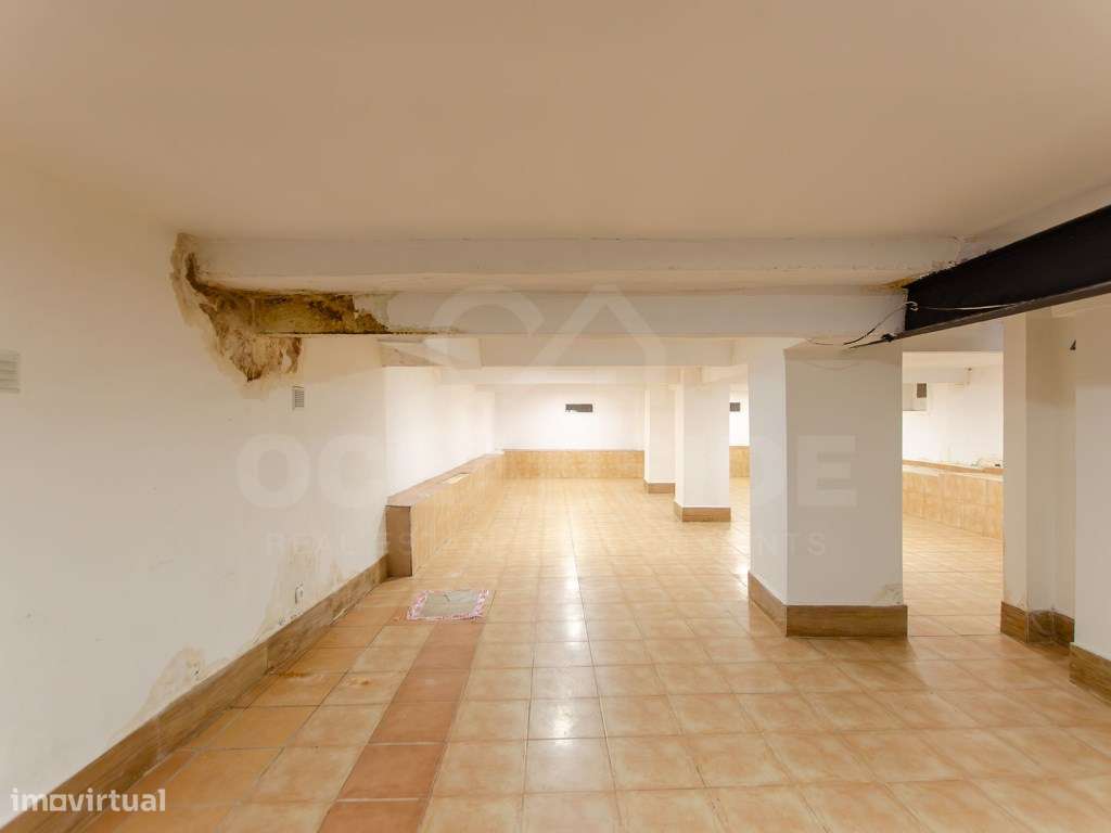 Loja com 2 Salas Amplas e Cenário Exclusivo sobre o Tejo-16