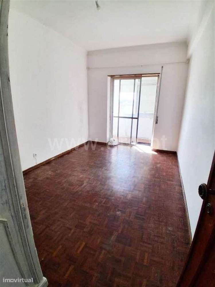 Apartamento T1; Cruz de Pau-5