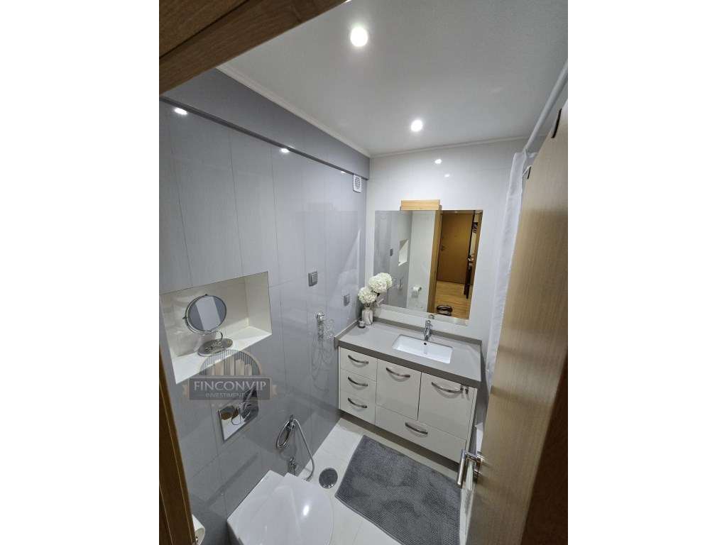 Apartamento T2 em Cascais
* Zona Fontainhas-14
