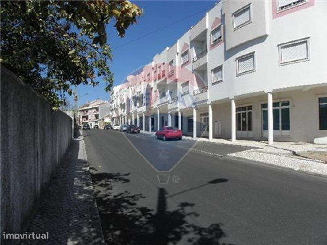 Terreno com viabilidade de construção. - Grande imagem: 3/13