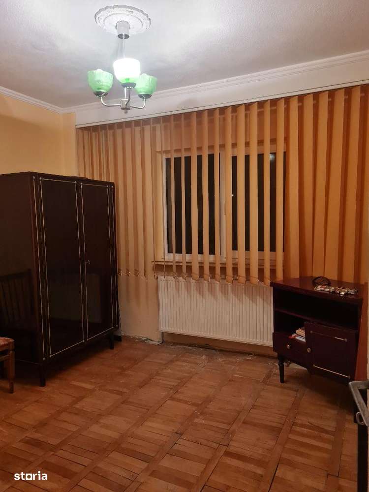 Apartament  trei  camere   decomandat  Gavana 3-3