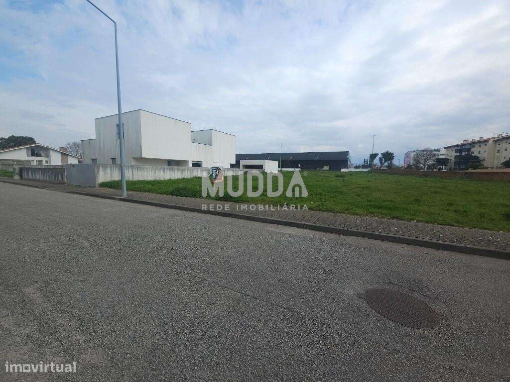 Terreno Urbano para Construção de Moradia Unifamiliar no Centro de Est - Grande imagem: 3/5