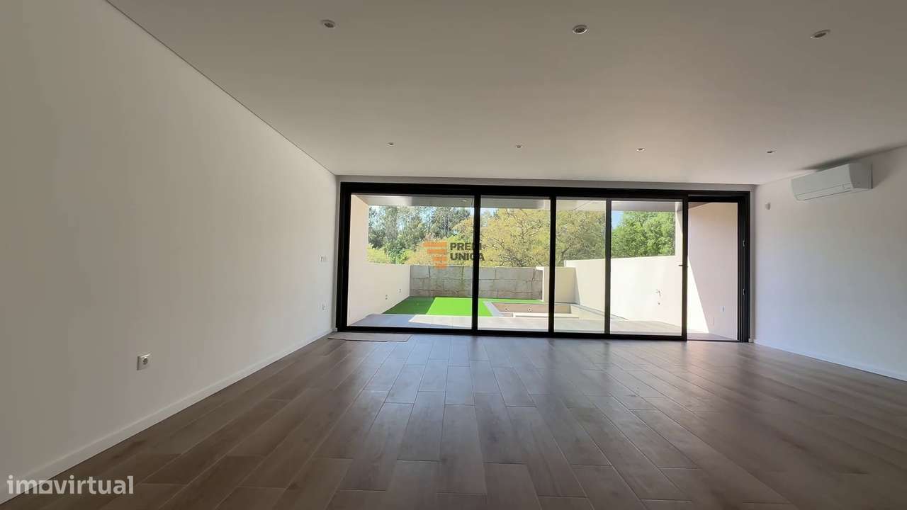 Moradia T3+1  Arquitetura Moderna Oferta ato escritura-12