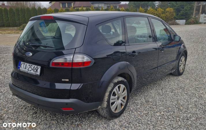 Ford S-Max - 11