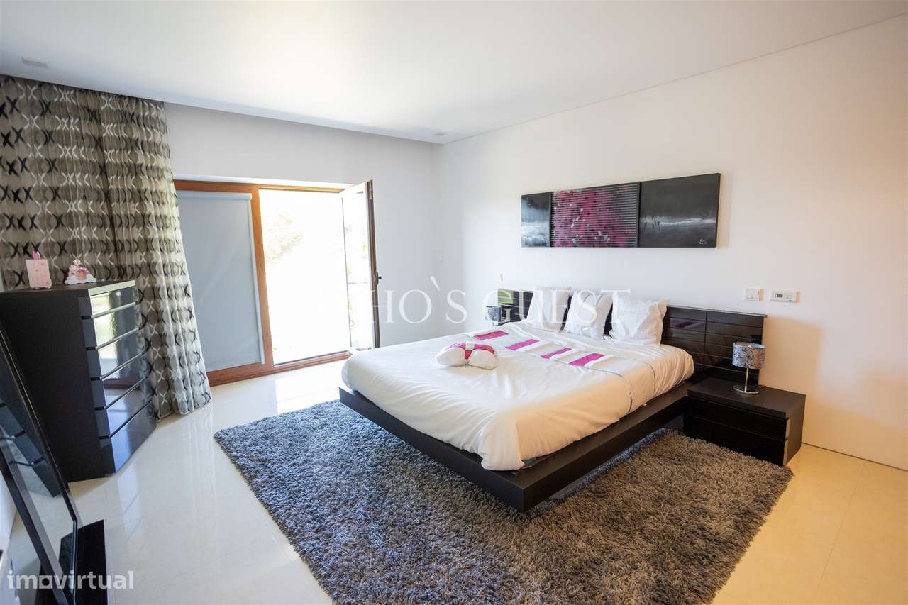 Moradia V4 de Luxo (650m2) Implantada em Terreno de 12500m2 - Souto, G-13