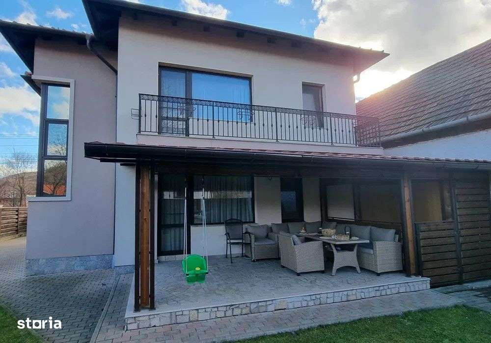 Casa de 5 camere, lux, 185 mp utili, +230 mp gradina, zona Luna de sus - Imagine principală: 5/5