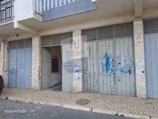 Armazém/ garagem com 35,75m2 | Rio de Mouro