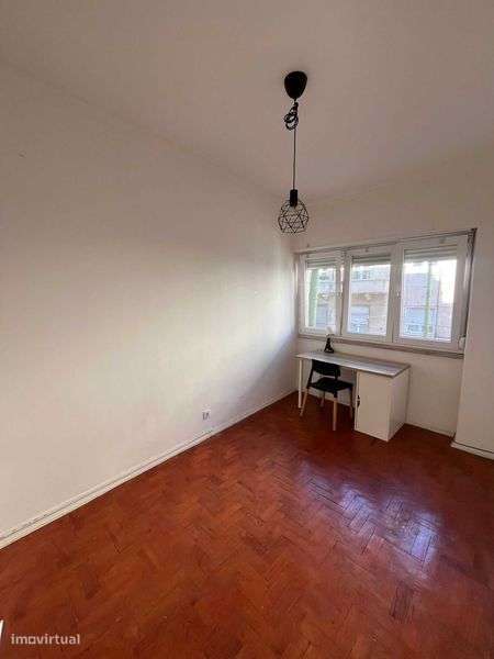 Aluga-se T2 na Ajuda (possibilidade de T3) com vista rio - Grande imagem: 5/9