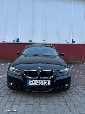 BMW Seria 3 320i - 1