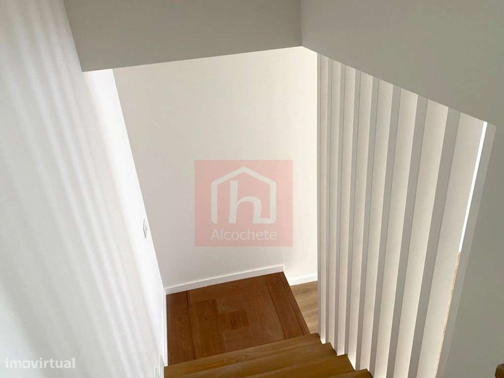 Apartamento duplex T2+2 com terraço no centro histórico Alcochete-27