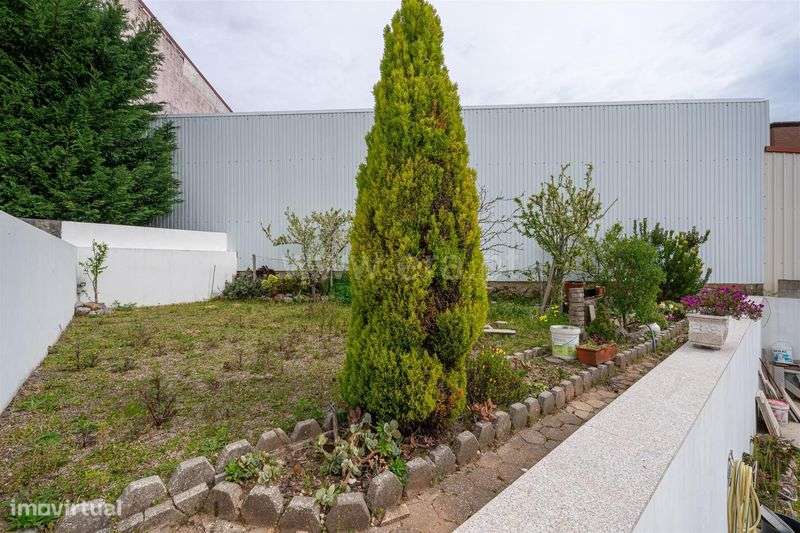 Moradia Semi-Nova - Grande imagem: 4/12