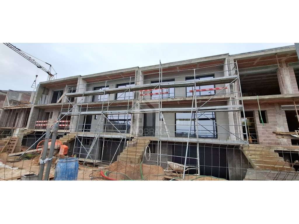 Moradia em Banda - Parada de Tibães - Grande imagem: 4/37