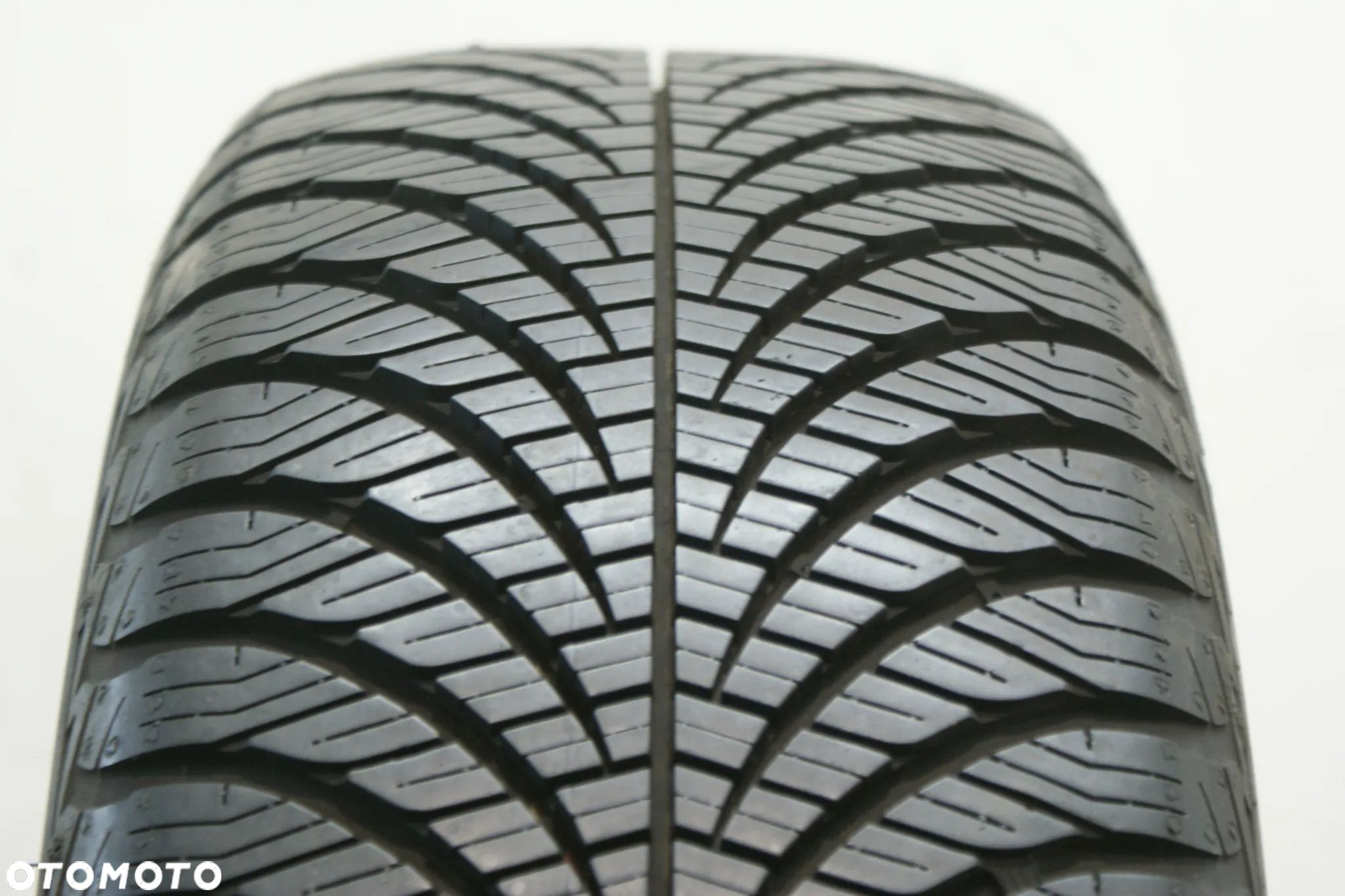 185/60R15 GOODYEAR VECTOR 4SEASONS G2 , 8,2mm - 1