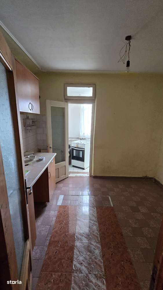 Vand apartament cu 2 camere str Cuza Vodă-1