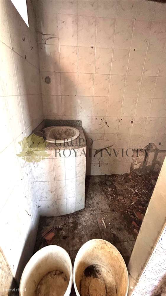 Terreno com Casa em Pedra para Reabilitação – Campanhã, Porto-13