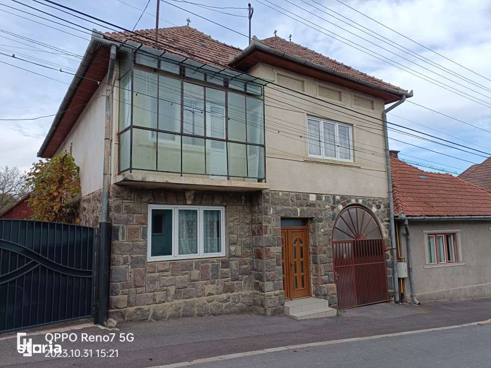 Casa de inchiriat, locuinta, birouri, spatiu comercial - Imagine principală: 2/14