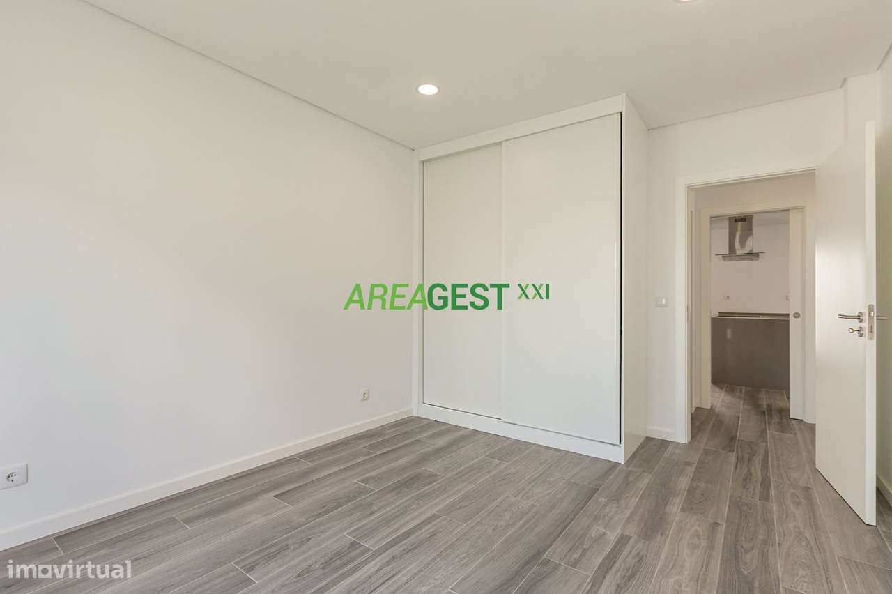 Moradia V4+1 no Casal Novo, Caneças-9