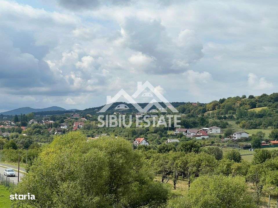 Vila spațioasa cu priveliște superbă spre cetatea Cisnadioarei-5