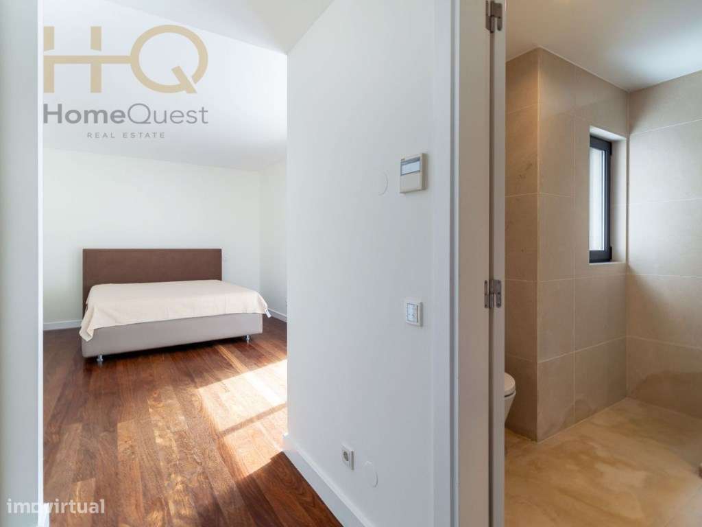 Moradia T4+2 Bairro da Martinha-35