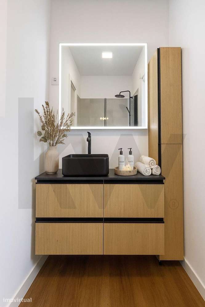 Apartamento T4 Renovado no Planalto – Santarém-17