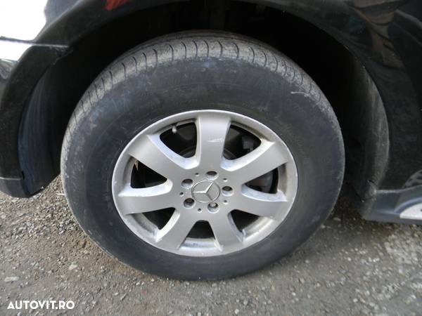 Dezmembrari  Mercedes-Benz ML / M-CLASS (W164)  2005  > 0000 ML 300 C - 22