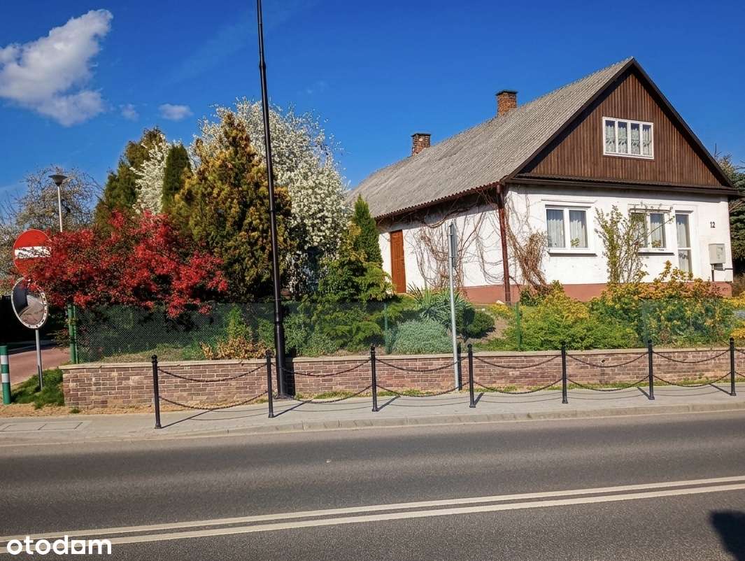 Dom w centrum Szczebrzeszyna z budynkiem gospodarczym