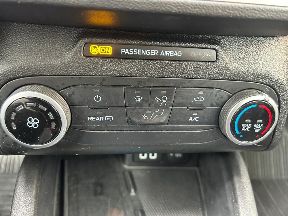 Ford Focus - foto 18