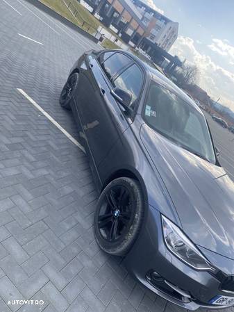 BMW Seria 3 320d Touring Aut. Sport Line - 4