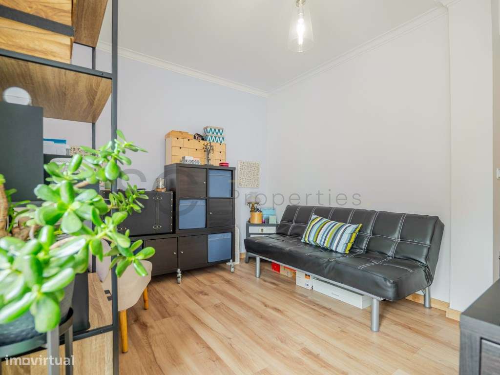 Apartamento T2 Totalmente Remodelado com Elevador - Barreiro-27