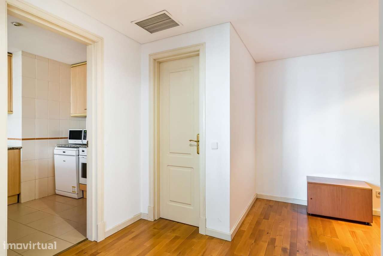 Apartamento T1 com estacionamento, Saldanha, Lisboa - Grande imagem: 2/26