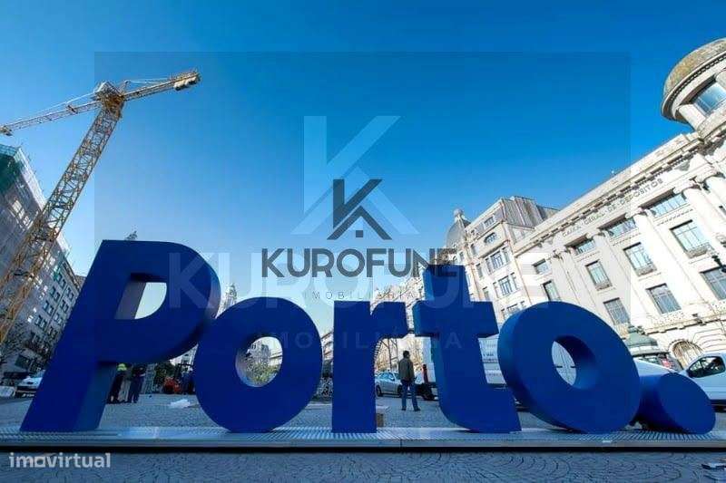 PREDIO COM PROJETO APROVADO PARA RECUPERAR NA SÉ DO PORTO-21