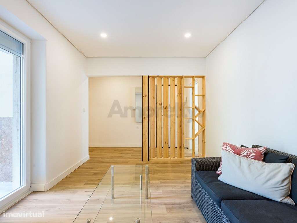 T4 Remodelado com Terraço em Pleno Coração de Arroios-18