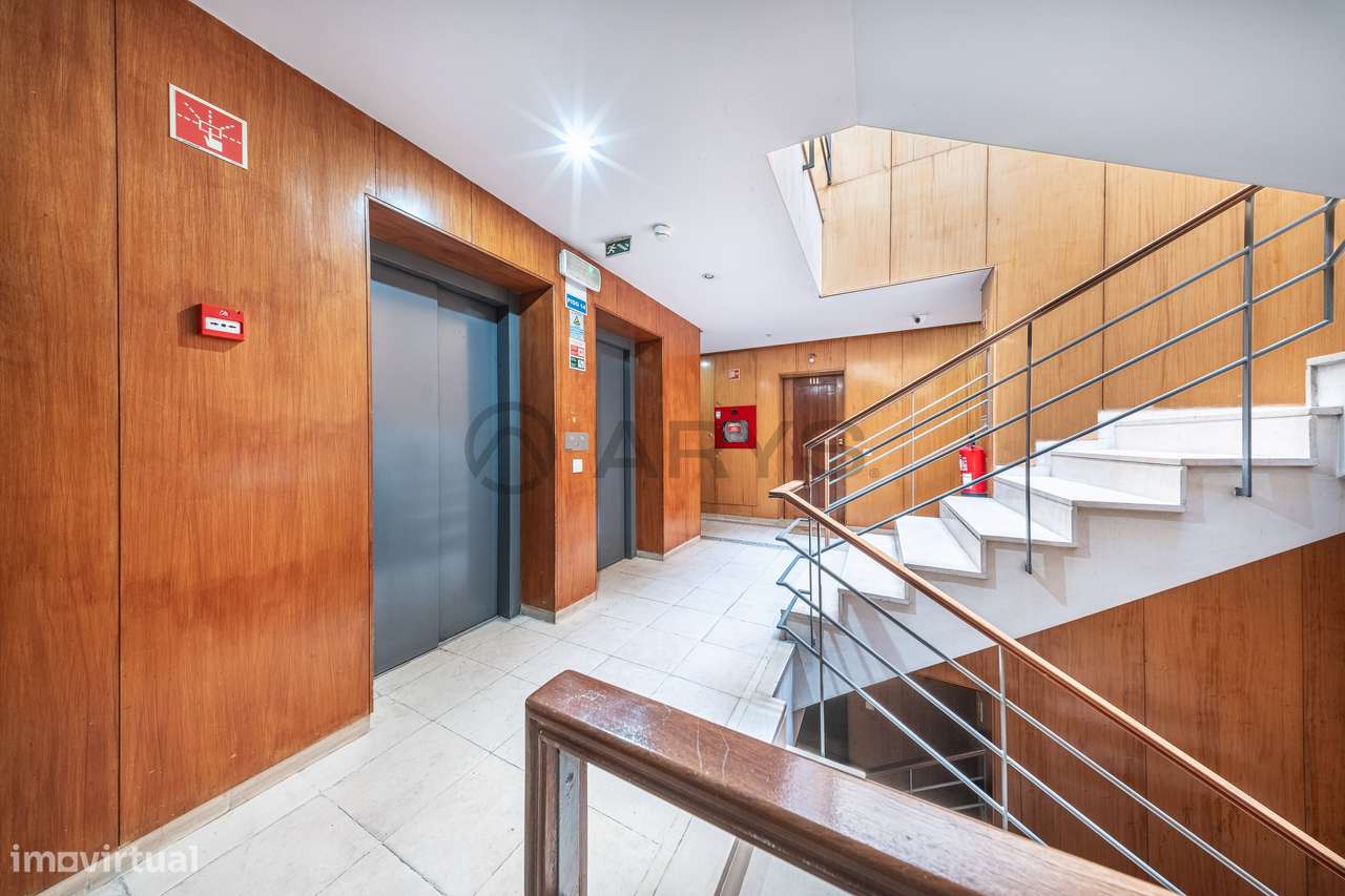 Apartamento T1+1 localizado em São Vitor constituído por elevador e...-14