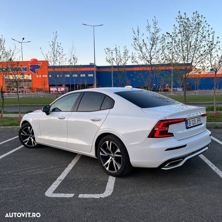 Volvo S60 T8 Twin Engine AWD Geartronic RDesign - 3