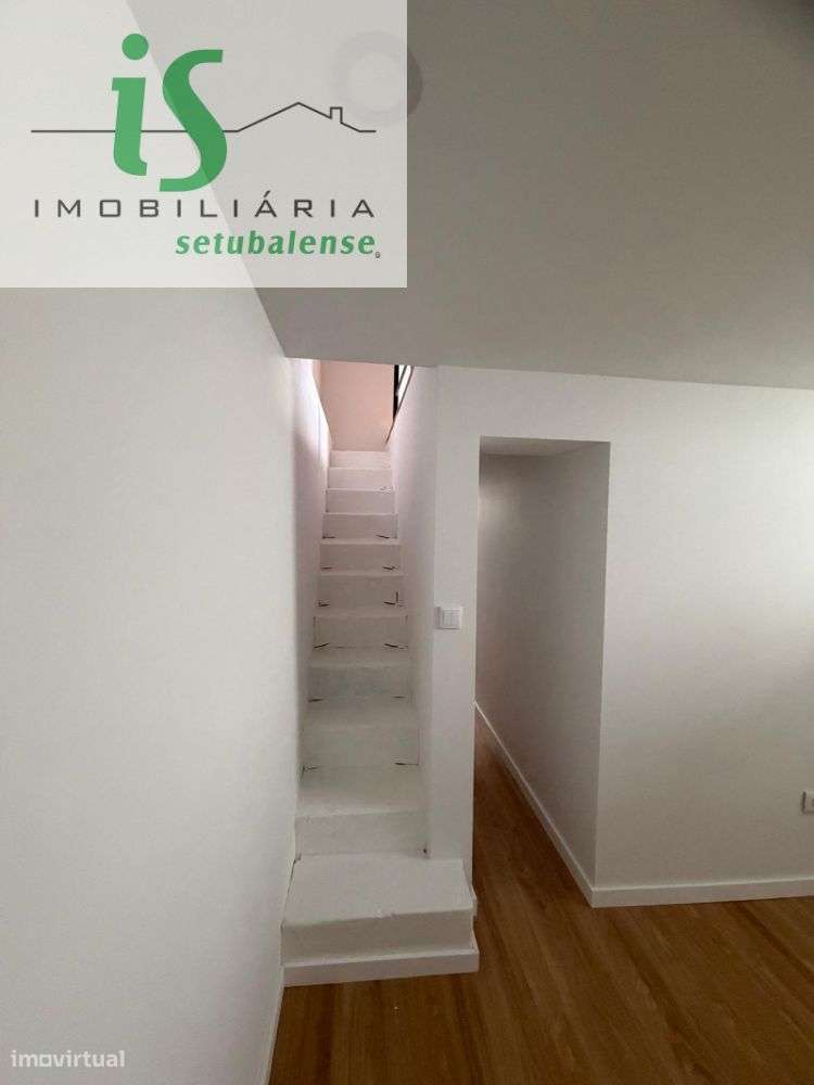 MORADIA PARA VENDA NO BAIRRO DA CONCEIÇÃO EM SETÚBAL-50