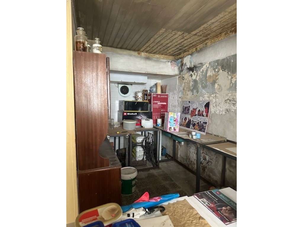 MONTIJO - PRÉDIO DE 2 PISOS E QUINTAL - 2 FOGOS - Grande imagem: 4/29