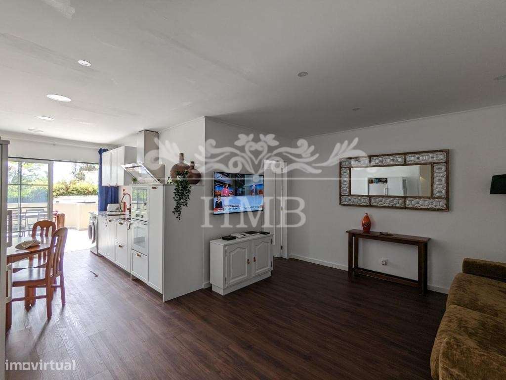 Apartamento T1+1 em Alvor, piscina e garagem-46