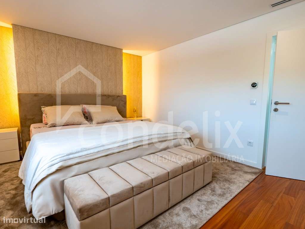 Moradia T3 com terraço, piscina e decoração de autor, Madalena-43