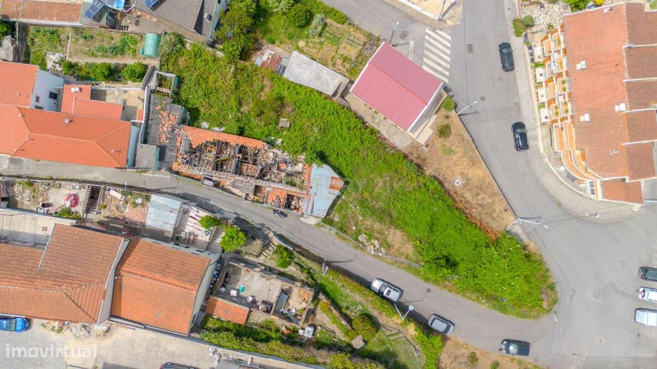 Terreno de 800 m² com Projeto Aprovado | Moradia T3 Contemporânea | Sã-35