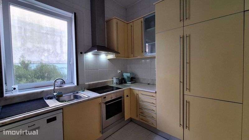 Moradia V2+1 perto da Avenida Antunes Guimarães - Grande imagem: 1/12